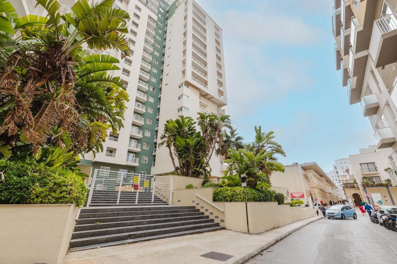 Apartment 102 Seafront 3bed With Pool By Homely Sliema