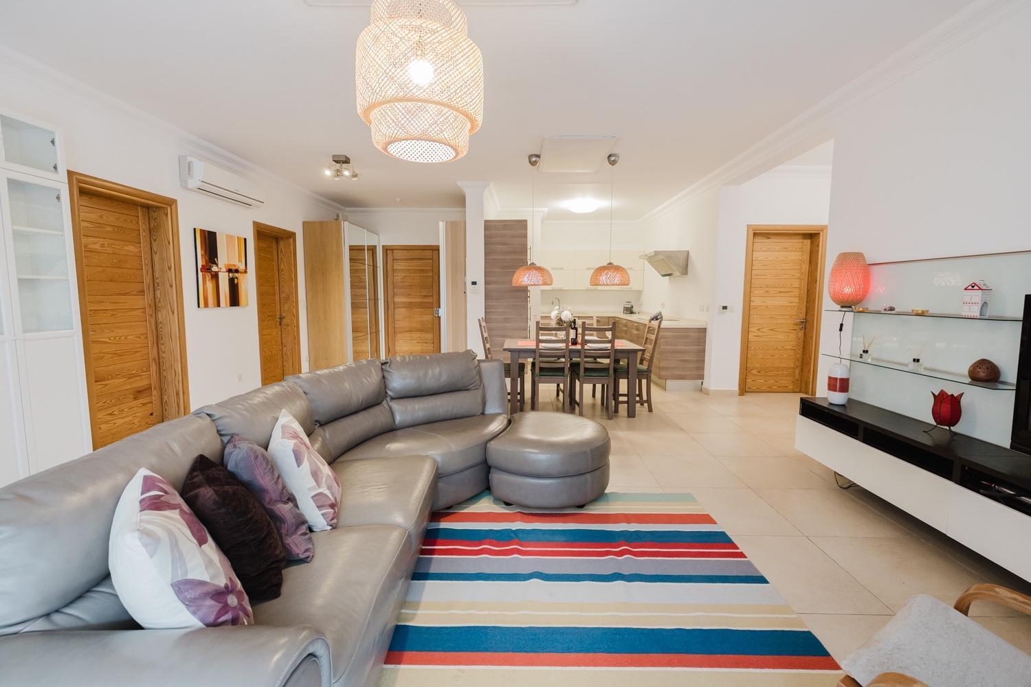 Apartment 102 Seafront 3bed With Pool By Homely Sliema