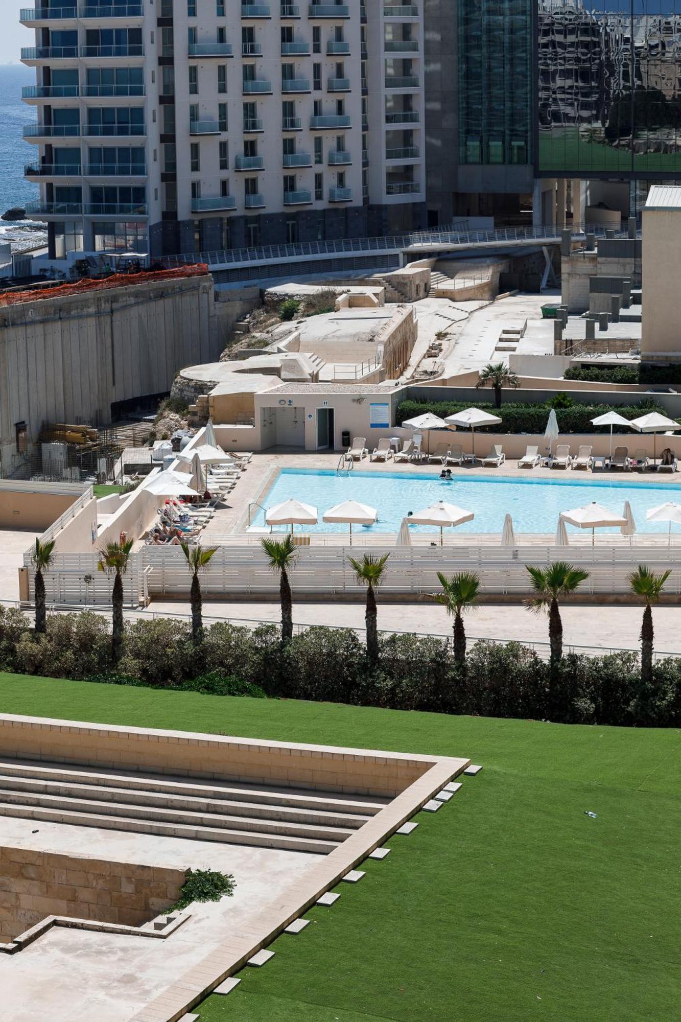102 Seafront 3bed With Pool By Homely Sliema